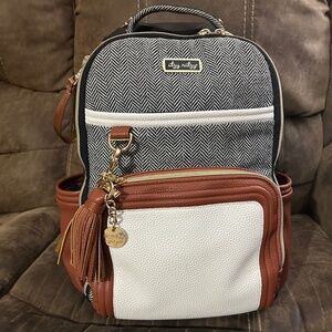 Itzy Ritzy Boss Plus Diaper Bag